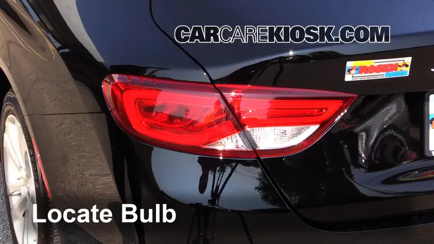 2015 Chrysler 200 Limited 2.4L 4 Cyl. Sedan (4 Door) Luces Luz trasera (reemplazar foco)